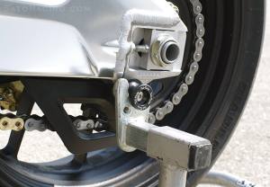 APRILIA RSV4 SWINGARM SPOOLS  (size: M6) Type 1