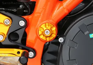 FRAME PLUGS