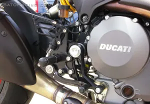 REAR SETS