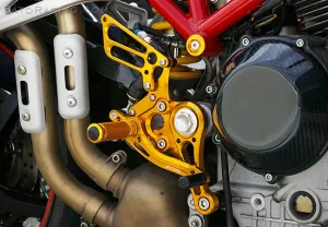REAR SETS